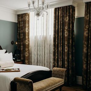 Medium King Room